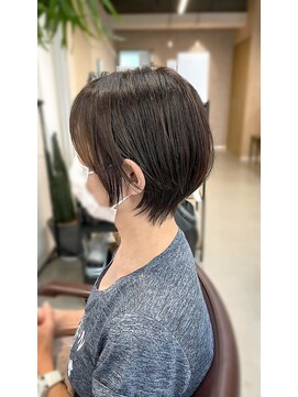 サティ(sati) キレイ見えショートボブ