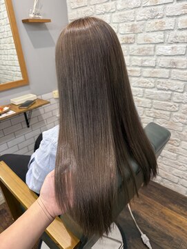 リヴァイアール(rewaiaul) 透明感！ツヤ感！くすみベージュ