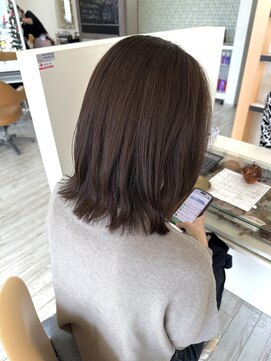 エマディライト(EMA DELIGHT) ミディアムロブのチョコレートカラー