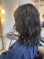 ビハインドザカーテン(BEHIND THE CURTAIN)&nbsp;ミディアムレイヤー×無造作パーマ×暗髪スパイラル