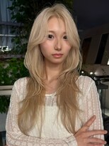 サンクプロジェクト(cinq PROJECT)&nbsp;小顔見せレイヤーカット×ホワイトブロンド◎