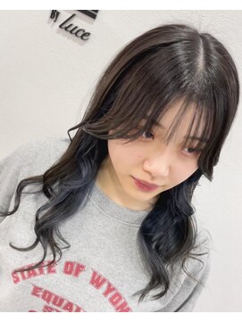 アンダーバーホワイト 阪神西宮店(_WHITE) 顔まわりの　韓国風後れ毛　インナーカラー　ネイビー