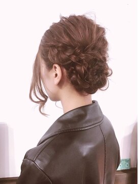 サファイア(SAPPHIRE) ☆☆☆編みこみアレンジでまとめ髪(>_<)☆☆☆