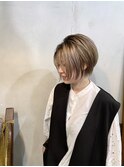 ショートボブ