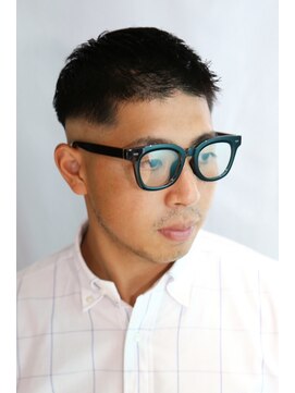 カーウォッシュバーバー(CARWASH BARBER) シンプルショートビジカジスキンフェード