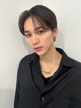 ポーチバイハニー オモテサンドウ(PORCH by HONEY omotesando) 刈り上げセンターパートカルマパーマ韓国マッシュかき上げ1