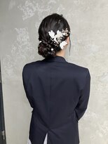 コトナ(kotona)&nbsp;【お飾りシニヨンヘアアレンジ】ヘアセットリボンヘアライブヘア