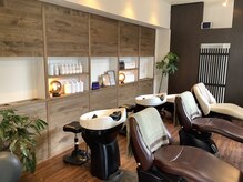 【シャンプー】首や腰に負担をかけないフルフラットの心地よさ