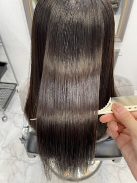 エスカーラ 表参道(THE ESCALA) @aidaman321/ゆるふわロング/センターパート/スイートAライン