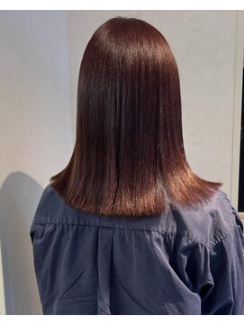 リア(Lia by KENJE) ブリーチなしレッドブラウン♪顔まわりカット　暖色カラー