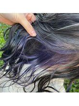 ちょこっとビビットなインナーカラー