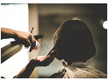 アッシュヘアー(A-shu hair)の写真/お客様の骨格、髪質、生活スタイルに合わせたカットで、自宅でも再現しやすいスタイルを提案します♪