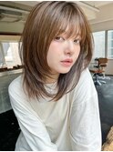 レイヤーカットアッシュベージュシアーカラー