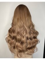 ヨロ 上野(YOLO)&nbsp;ハイライトカラーミルクティーベージュレイヤーカット