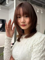 トリッカ 銀座(tricca)&nbsp;顔まわりレイヤー/ミディアム/小顔カット/透明感ブラウン