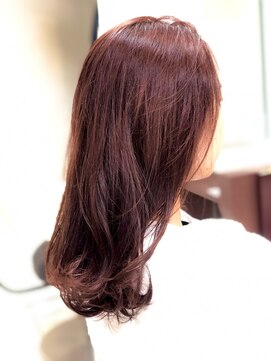 アウル(Owl) 毛先に動きのあるパーマ&ツヤ・統一感のある暖色系カラー