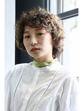 ニコ(NICO.) くるくるパーマショート