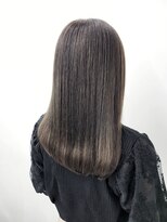 ゴットラトゥール(GOTTO LATOUR)&nbsp;艶髪ストレート大人可愛い透明感カラー外国人風グレージュ