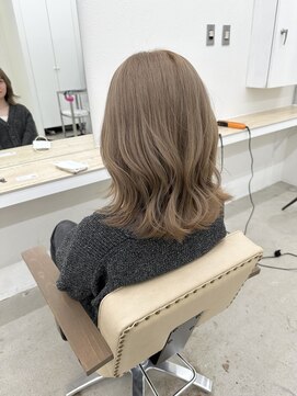 ニュート(Neut ) ベージュカラー