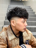 アソビ 表参道(ASOBI)&nbsp;スペインカール　スキンフェードスタイル