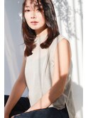 シンプルレイヤースタイル・トップ顔周りに細かいカット・艶髪