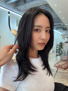 ソレイユトウキョウシブヤ(SOLEIL TOKYO shibuya) ロング前髪なし黒髪レイヤーカット