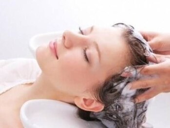 ラグーン(Lagoon)の写真/頭皮の汚れを落とし、頭皮の血行を促進！髪のハリ・ツヤがUPする、至福のヘッドスパをぜひ♪