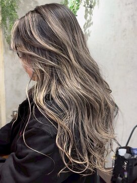 アポロ 横浜駅店(apollo) xバレイヤージュ/ホワイトグレージュ/レイヤーカット