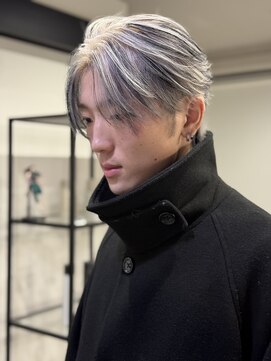 ホワイト×ブラックローライト