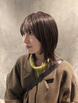 レイヤーカット/ミディアムヘア/オリーブグレージュ