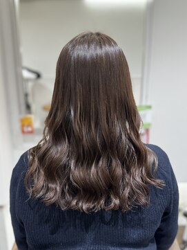 アピッシュ シェリ(apish cherie) コテ巻き風パーマ