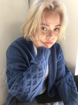 ルーム(Loom.) スリークブロンドボブ【Loom./明治神宮前/原宿/表参道】