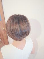 ルルン(Lu-Lun)&nbsp;【Lu-Lun】 艶カラー　　後頭部丸みボブ
