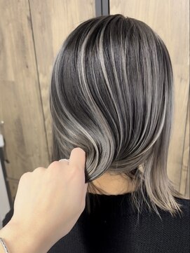 ヴィフ 大船(VIF) バレイヤージュ/ダブルカラー/グレージュ/ボブ/カット/大船駅