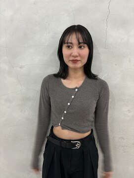 エンドリンク(endlink) モノトーンダークカラー×顔まわりレイヤーボブ