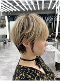 美髪シアーカラーピンクブラウンショートカット切りっぱなしボブ