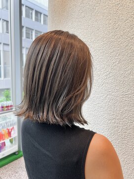 エルサフィロ ヨドヤバシ(el zafiro yodoyabashi) くびレイヤー前髪エモージュ小顔レイヤーカット20代30代40代50代