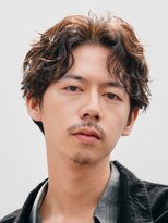テン 心斎橋(tenn.)&nbsp;メンズセンターパート七三分けパートニュアンスパーマ刈り上げ