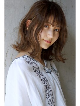 アトリエ フェム(atelier.fem) 抜け感あるナチュラルウェーブミディ