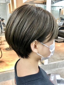 スー 渋谷(suu) 大人かわいいくすみオリーブベージュ丸みショートボブ（徳竹）