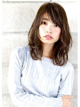 ラミ(L'ami) “ グレーアッシュ × クセ毛風 wave ” ミディアムstyle