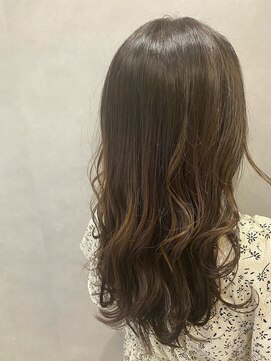 ウノ 伊勢原(UNO) ロングヘア×透明感カラー