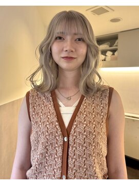 ニコフクオカヘアーメイク(NIKO Fukuoka Hair Make) 肌馴染みのいいホワイトベージュ/ホワイトカラー