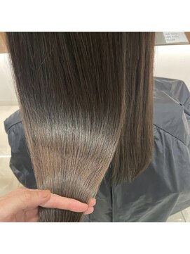 イロ(ilo.) ブラウンカラー+トリートメント