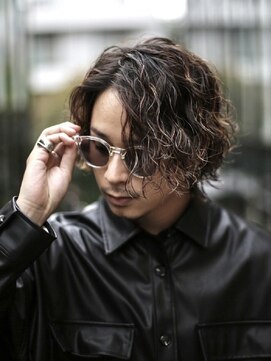 フィフス 大分(fifth) 大分ツイストスパイラルパーマメンズカットセンターパート30代