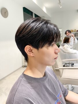 ノラ ウメダ(NORA UMEDA) シースルーショートマッシュ×ダウンパーマ