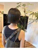 フロー(FRO.)&nbsp;ボブスタイル&オリーブカラー