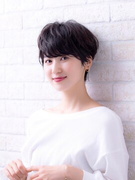 ヘアーアートシフォン 池袋西口店(Hair art chiffon) 似合わせカットで個性的斜めバングで大人かわいいナチュラルボブ