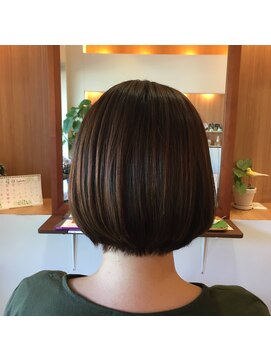 カームヘア 韮塚店(Calm hair) ツヤ髪前下がりストレートボブ 30代、40代、50代