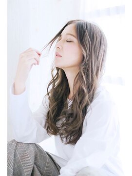 プティルカ(PutiLuca D.C.) 透け感ベージュのミックスカール